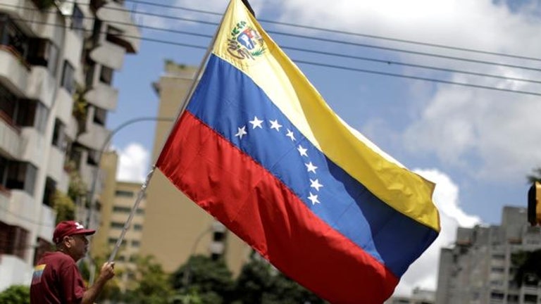남미 최고 부국이었던 베네수엘라에 어떤 일이 벌어지고 있는가?