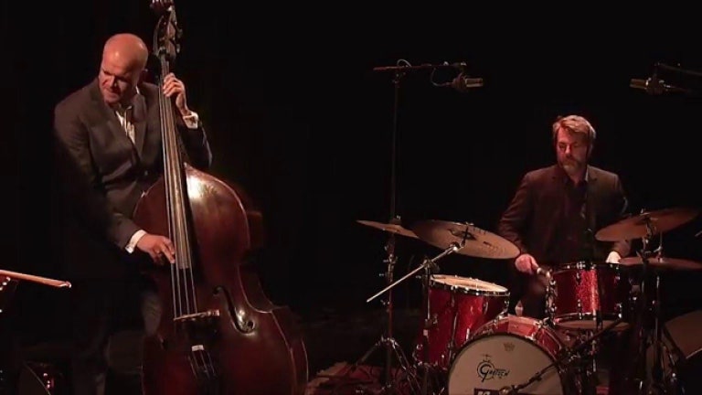 Espen Eriksen Trio: Grounded (2015)