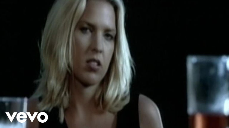 Diana Krall - Let's Face The Music And Dance