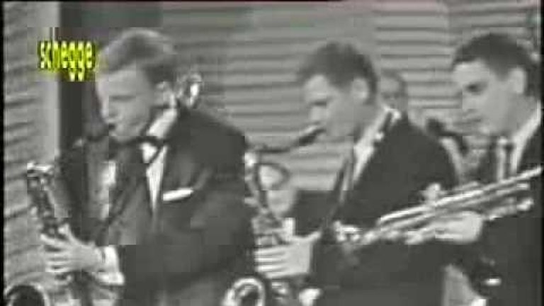 Gerry Mulligan -interprète 'Bernie's Tune' - en 1956.flv