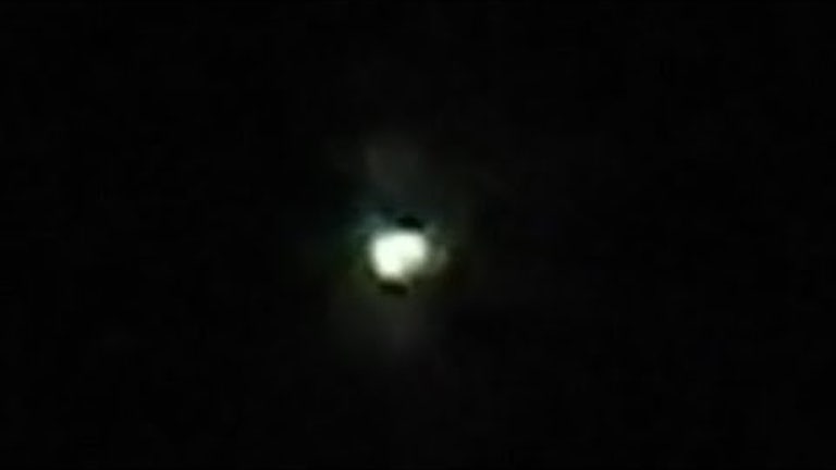 UFO - ORB - Light Being in the Sky - Valo-olento