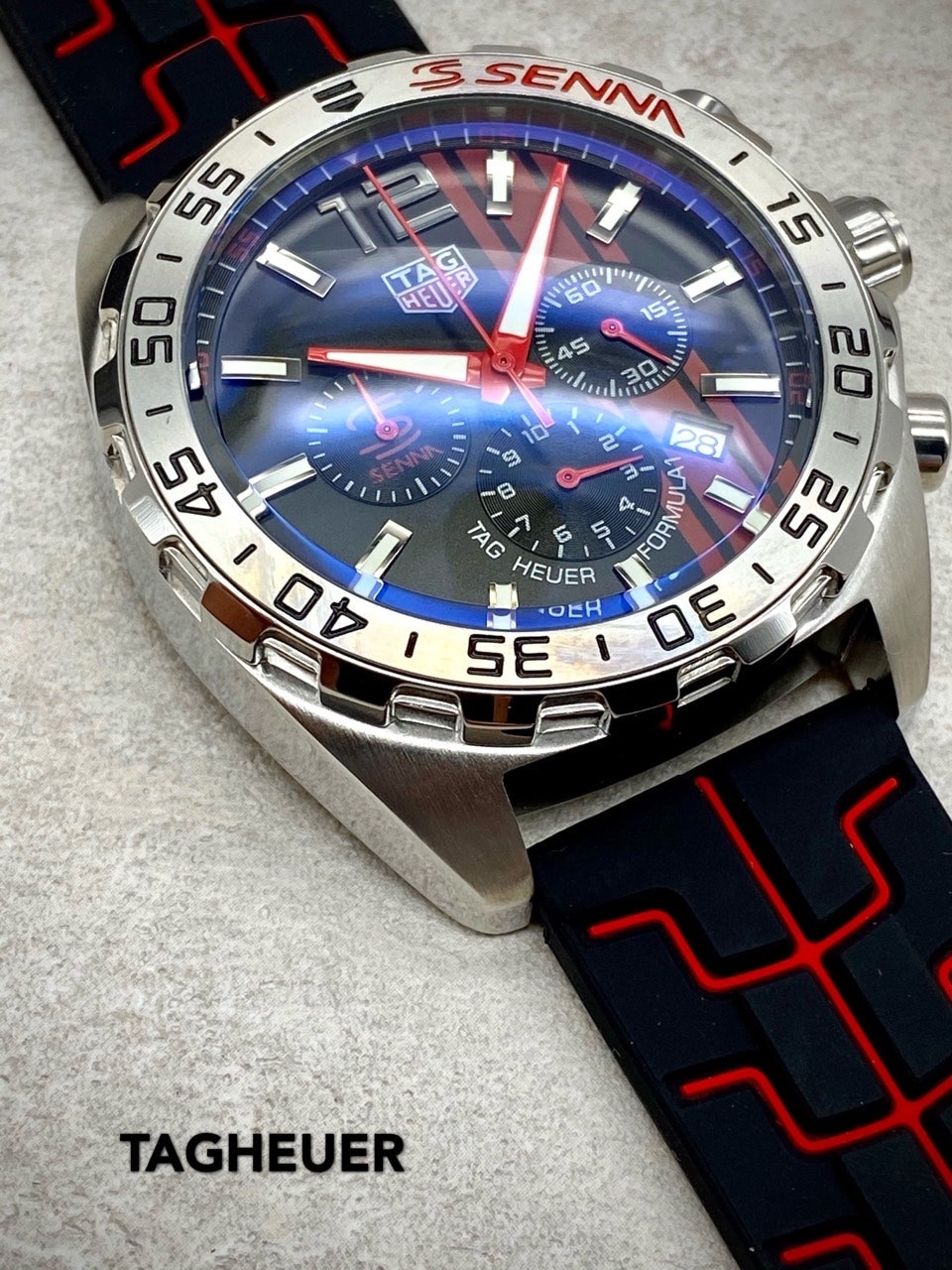 c_eiaUd018svc156mazmi8fht6_6jvxpo.jpg