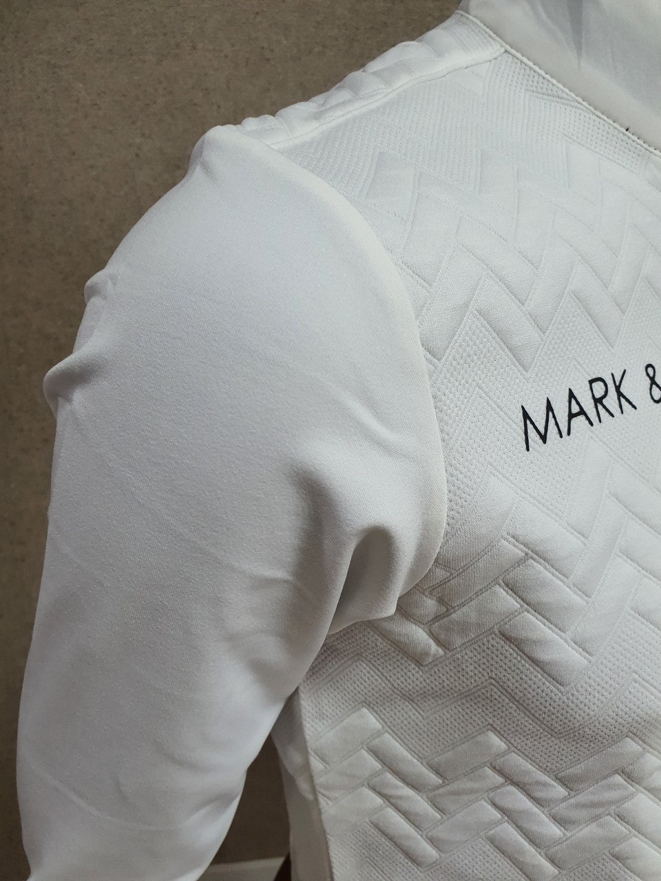 b_2jeUd018svcmxc3jbjjd8s_oxthmn.jpg?type=e1920_std