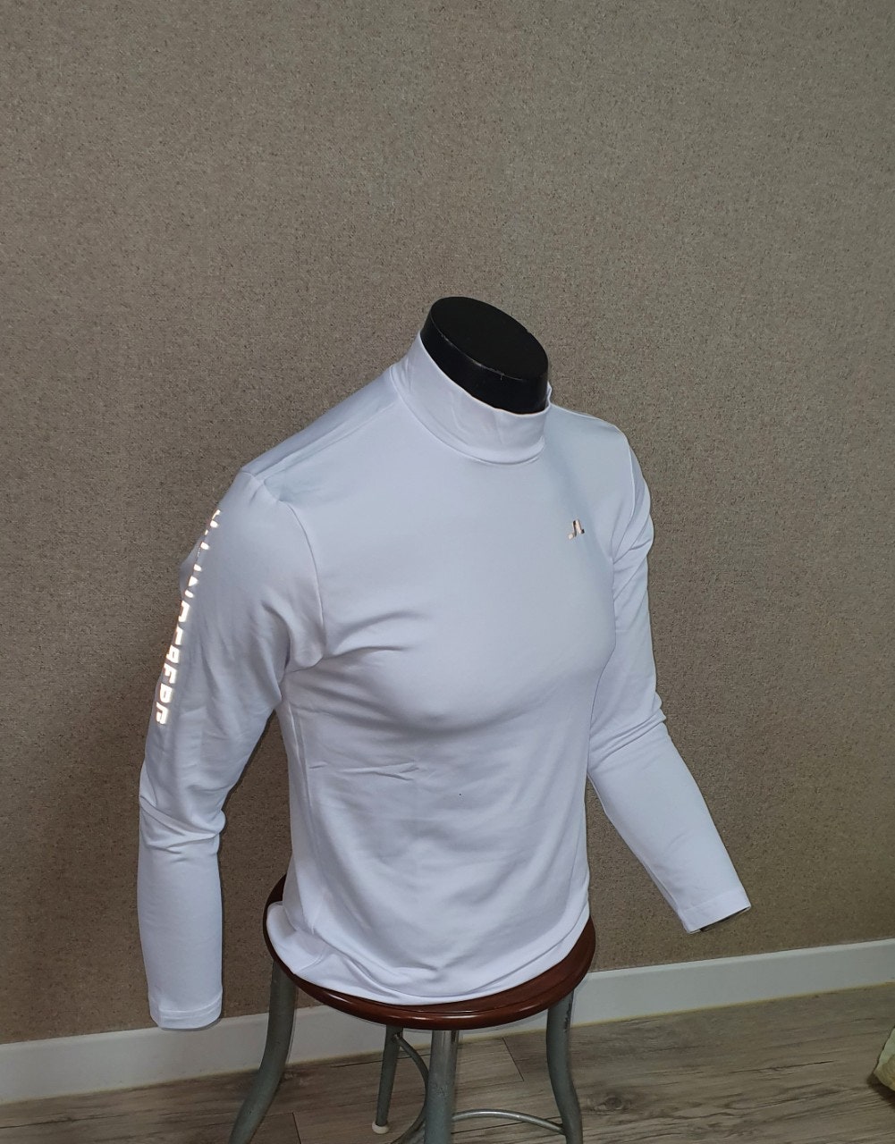 6_4c0Ud018svcu5n48ae08mti_oxthmn.jpg?type=e1920_std