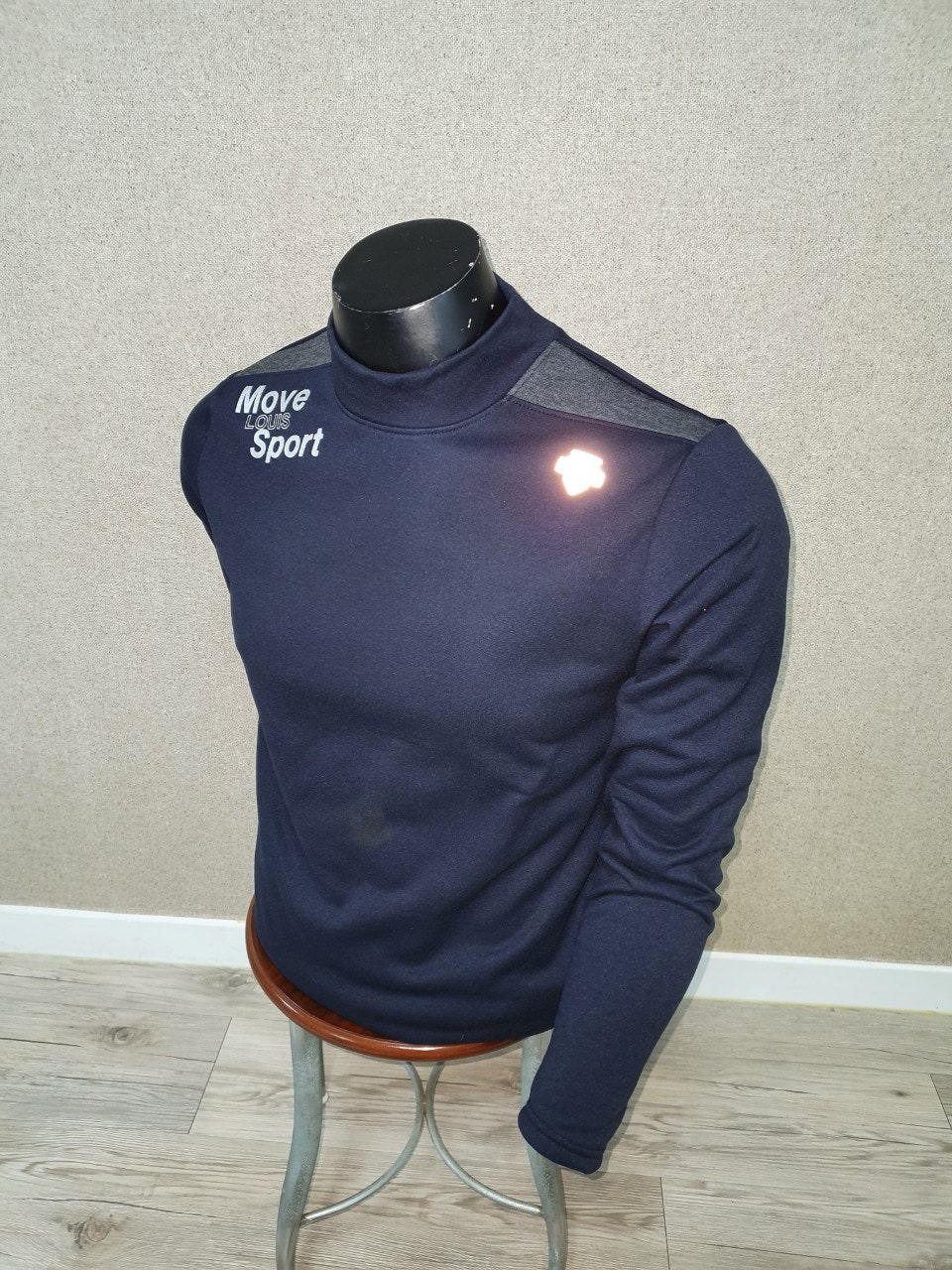 8_77jUd018svc55z3iyir0txj_oxthmn.jpg?type=e1920_std