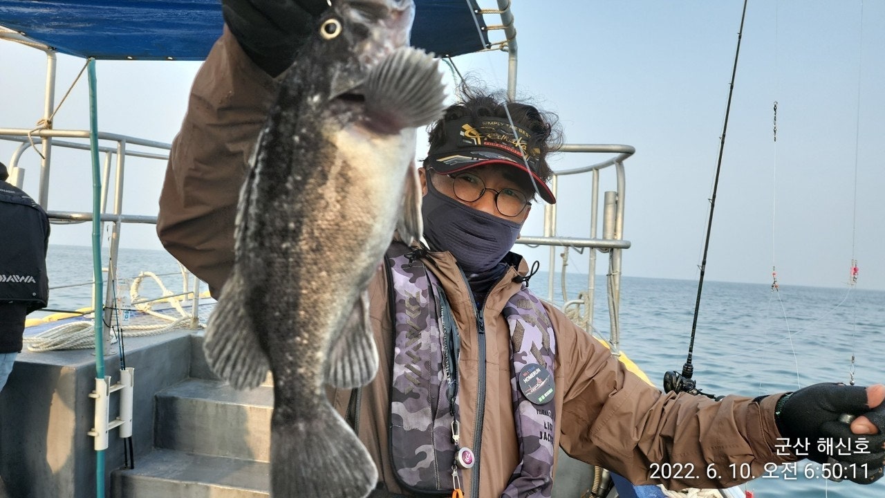 10일 군산낚시 선상우럭낚시배 오전조황 -군산새만금낚시 해신호-