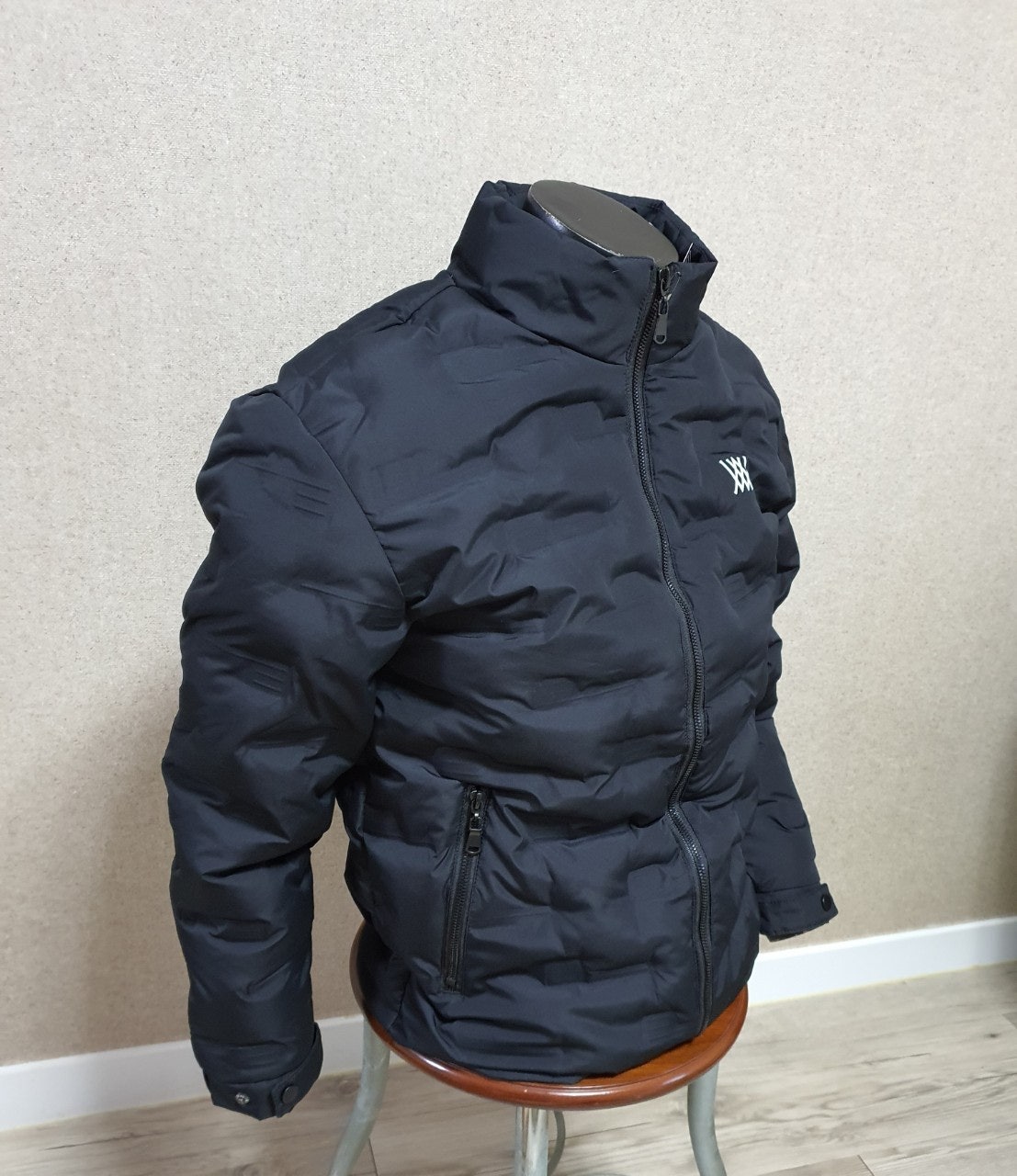 h_i45Ud018svc1i8l2x73jbi72_oxthmn.jpg?type=e1920_std