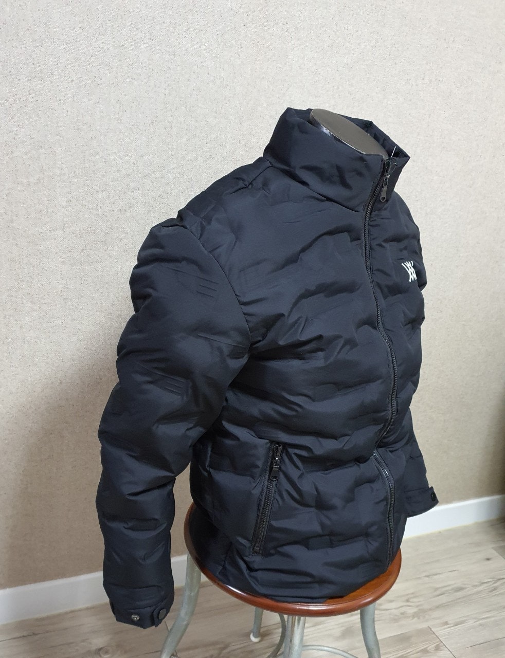 h_945Ud018svcizw1ffeos108_oxthmn.jpg?type=e1920_std