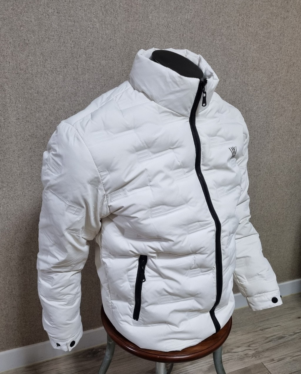 h_e45Ud018svc1c17etfl78qhf_oxthmn.jpg?type=e1920_std