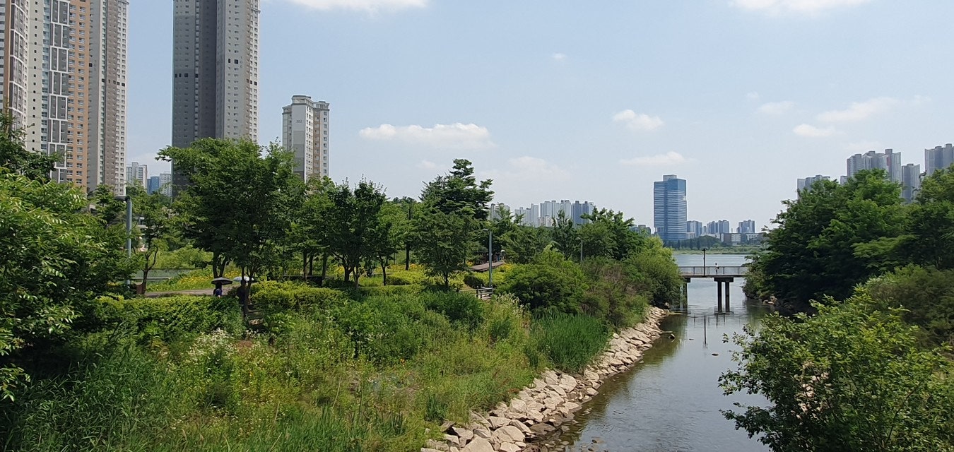 c_ai0Ud018svc13w6c5yyuy14r_f8pfg8.jpg?type=e1920_std