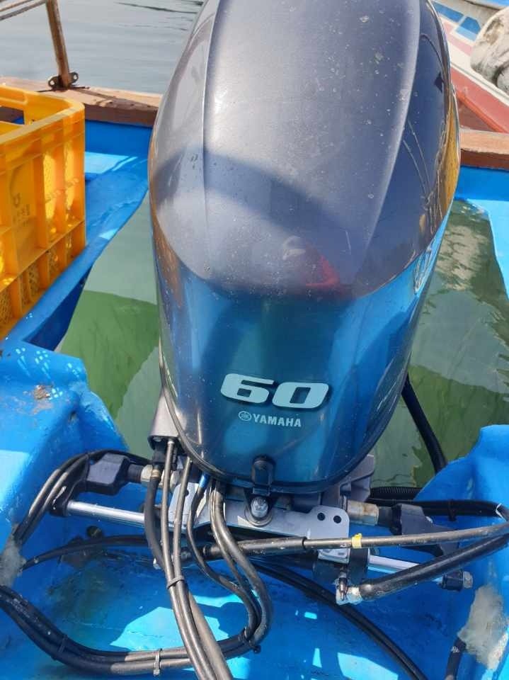 레져선 선외기 60마력 판매합니다.