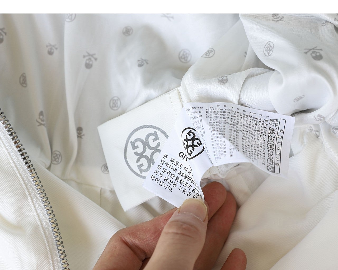 7_4giUd018svc1w8hphm4krf04_w57h74.jpg?type=e1920_std