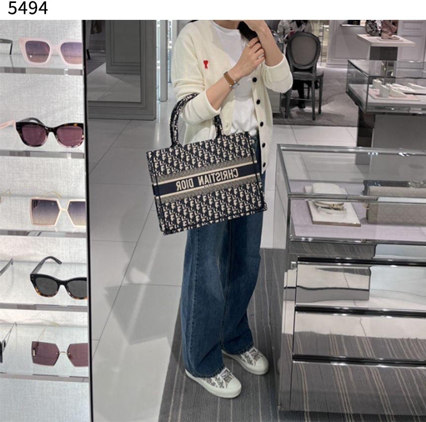 8_g63Ud018svc1vz8wksdacjm0_tvre2w.jpg