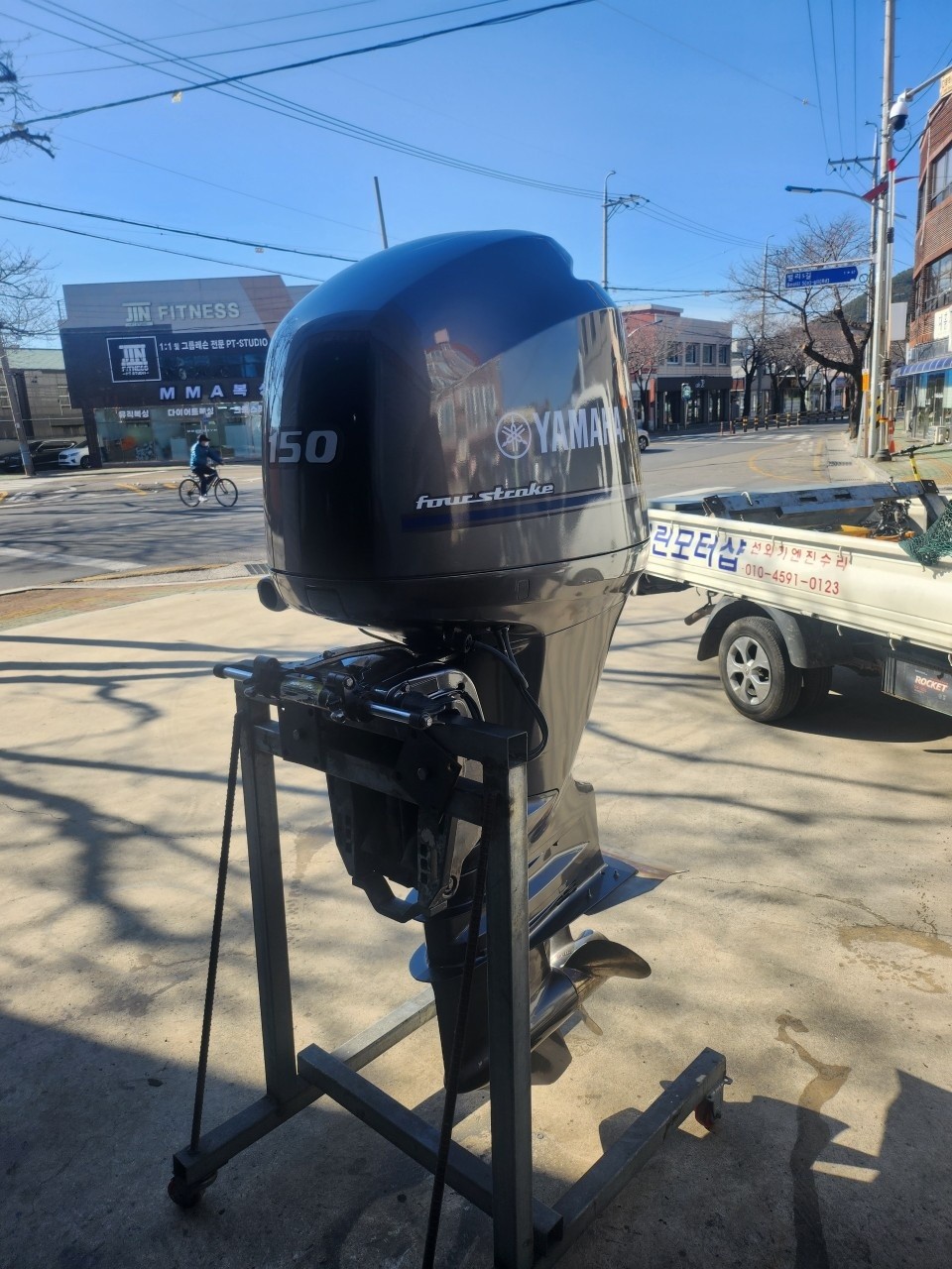 레져선 1.5톤 선외기 150마력 판매합니다.