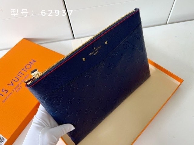 9_f9aUd018svc13ezgroraoh03_1zaa43.jpg?type=e1920_std