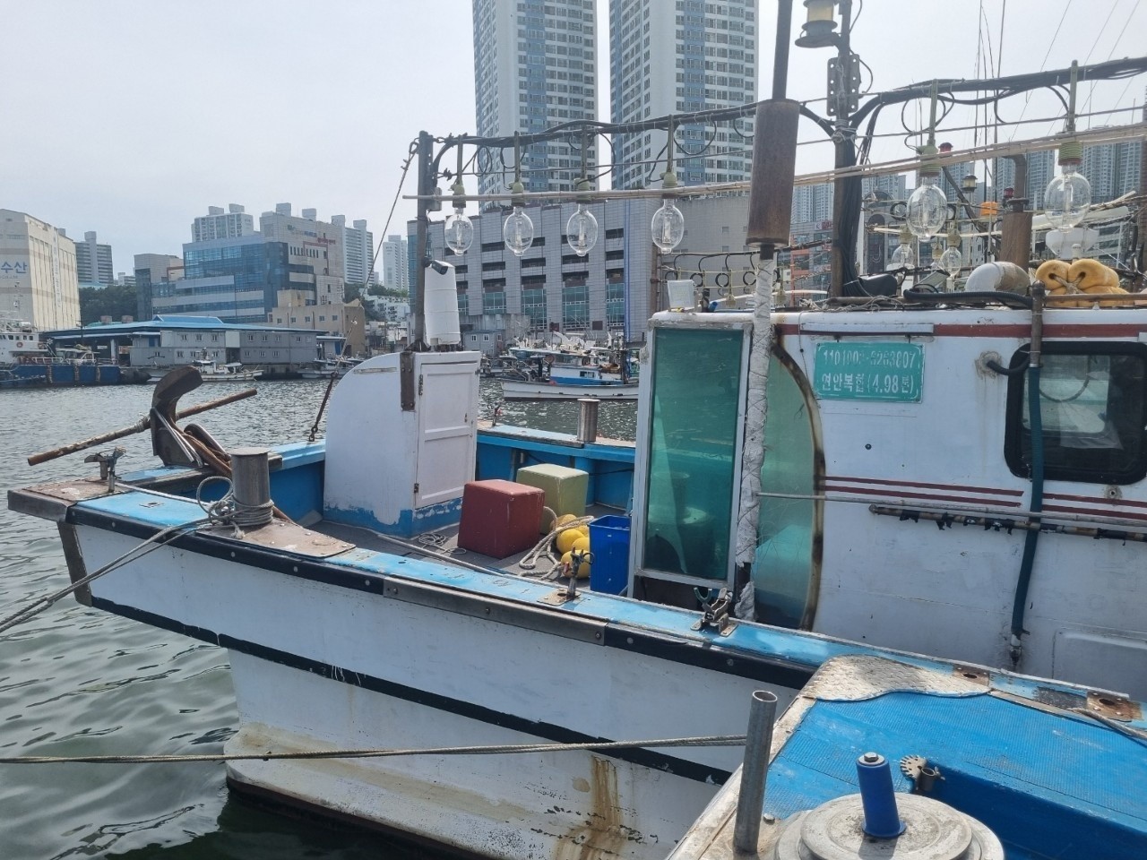 부산 4.98톤 연안복합허가 낚시어선  판매합니다.