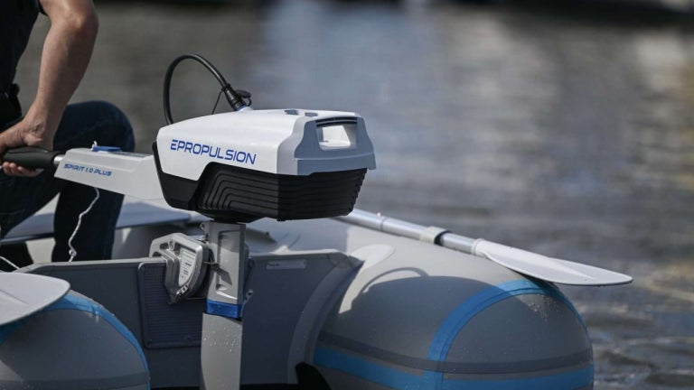 How Long Do Outboard Motors Last: A Newbie's Guide