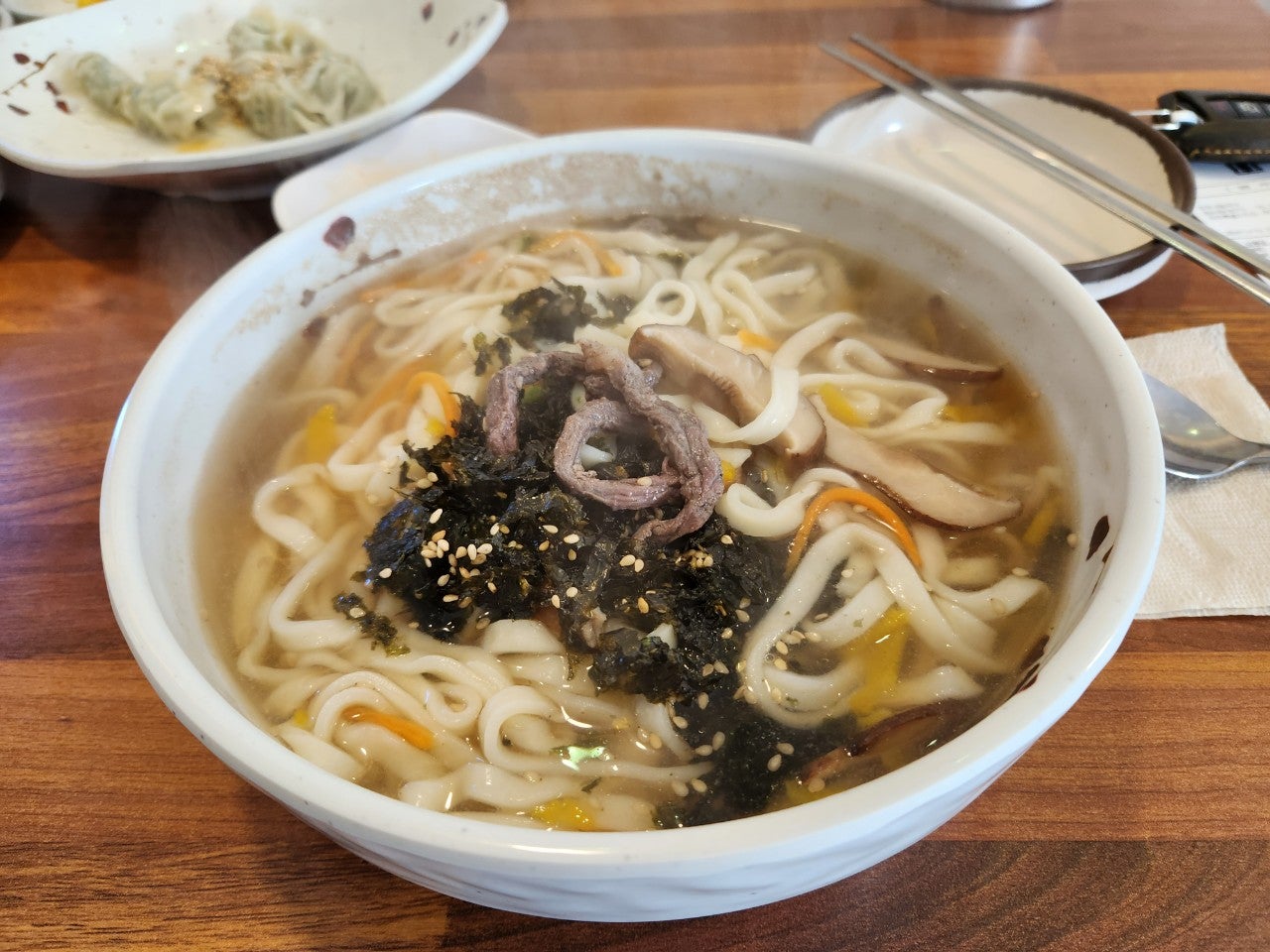 호두네칼국수 이미지