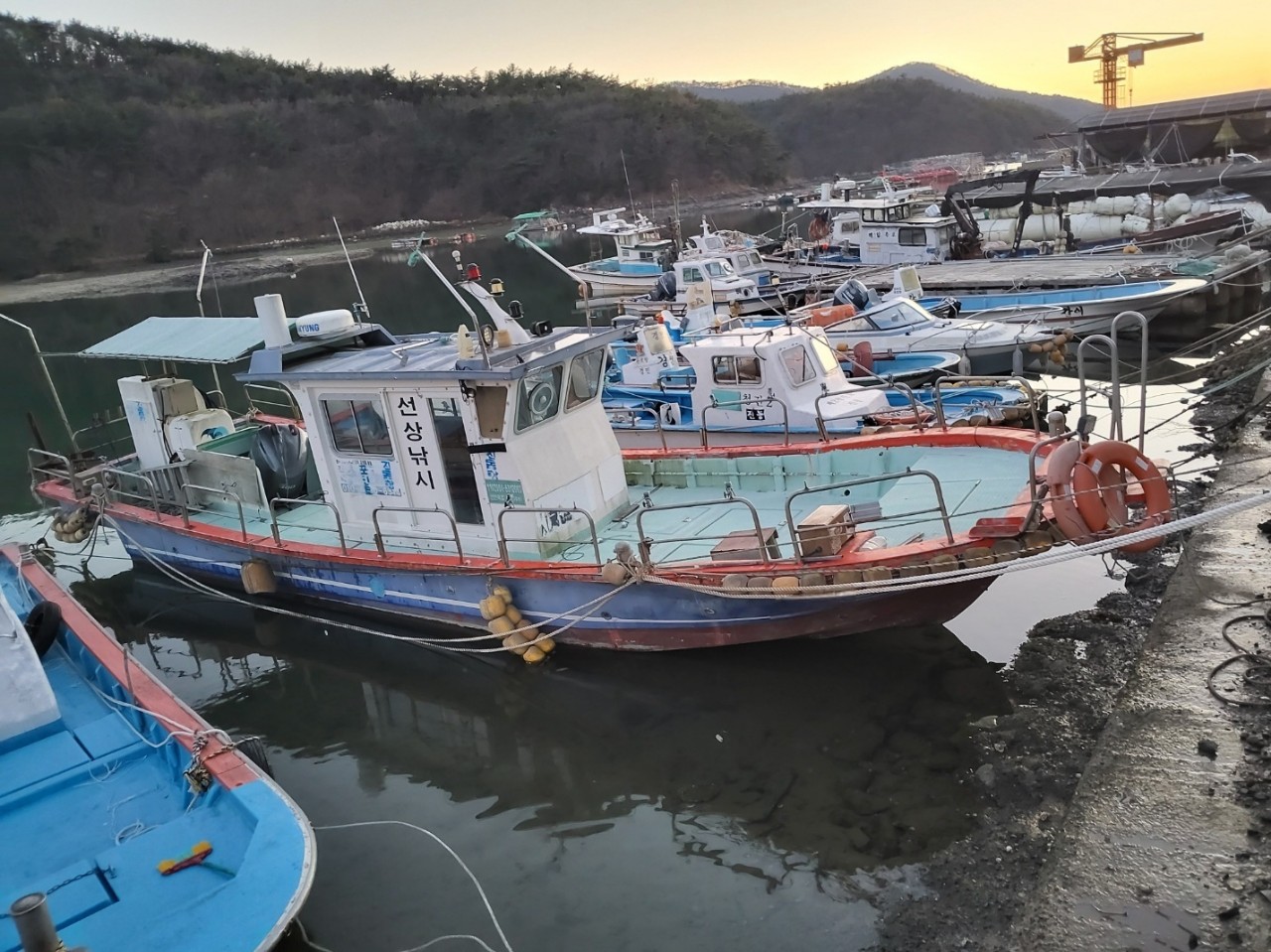경남 3.00톤 연안복합허가 낚시어선 판매합니다.