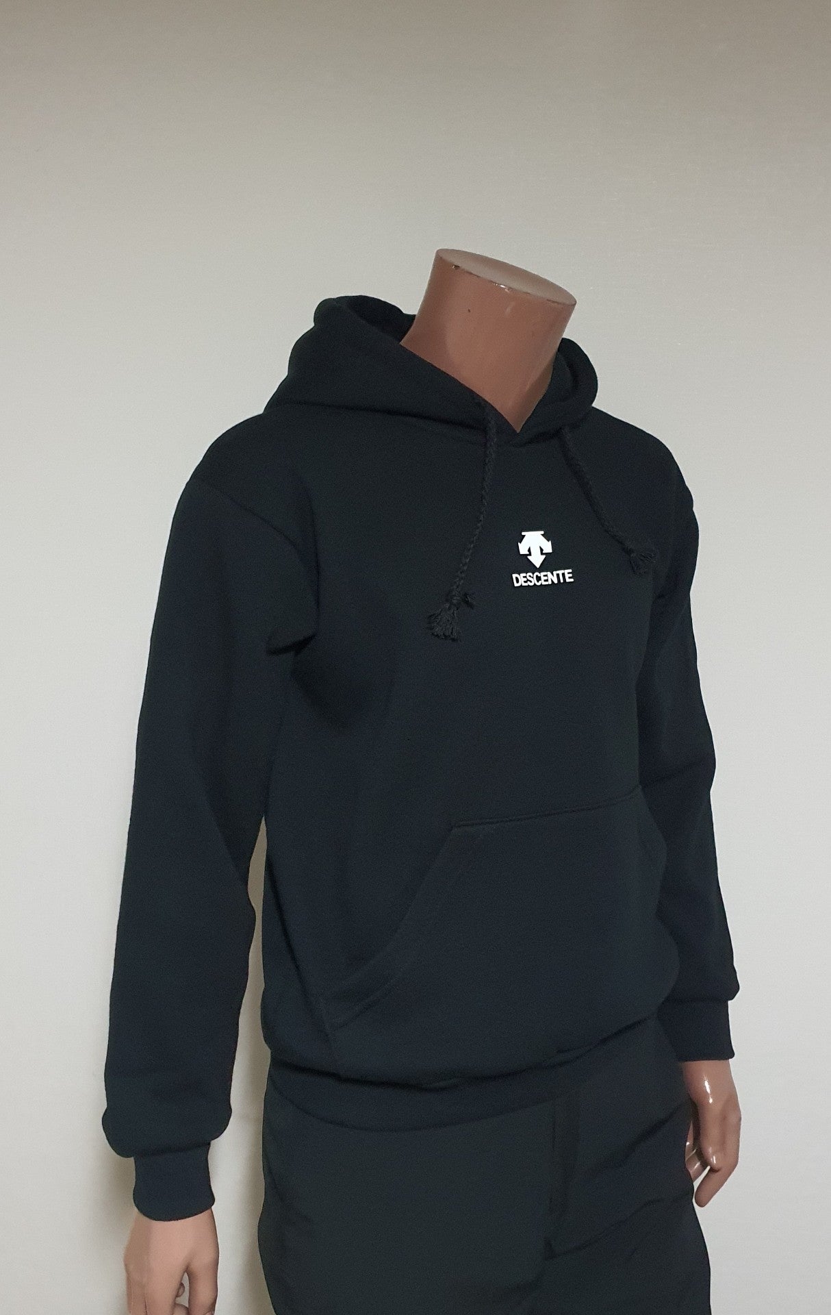 g_65fUd018svc70ng0dyiskmb_oxthmn.jpg?type=e1920_std