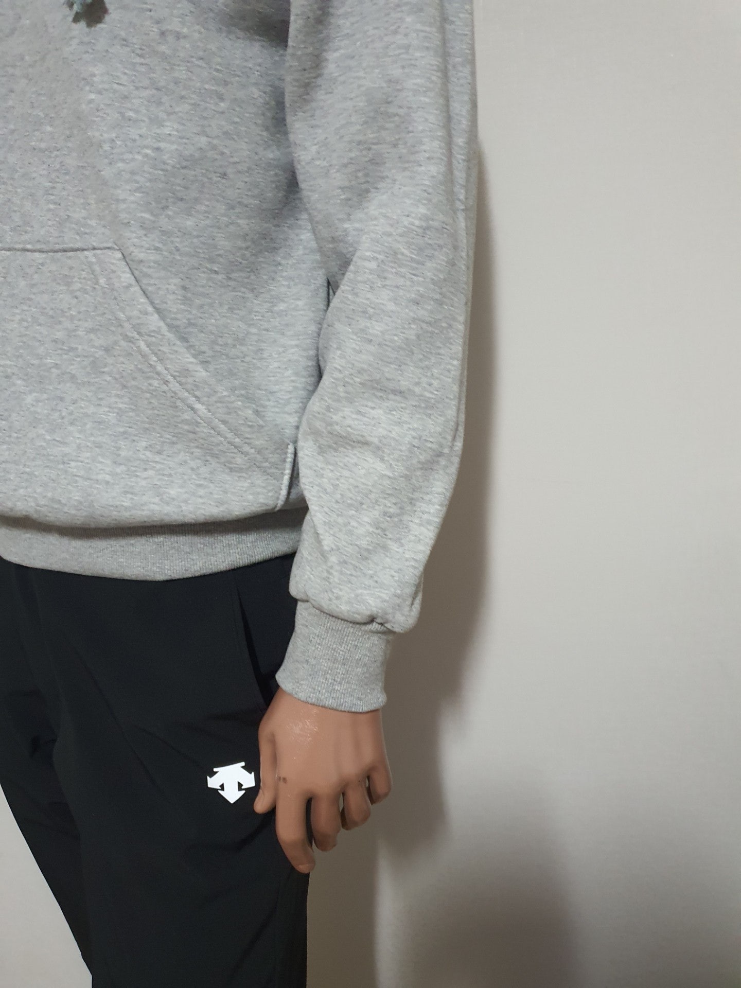 f_d5fUd018svc1joxt5jpdvsi8_oxthmn.jpg?type=e1920_std