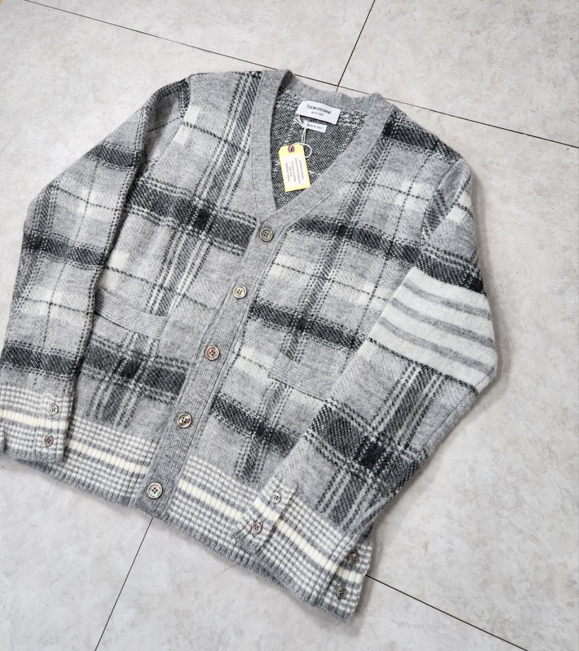 3_902Ud018svczwx0bw4a9yox_qti5rl.jpg 3_902Ud018svczwx0bw4a9yox_qti5rl.jpg