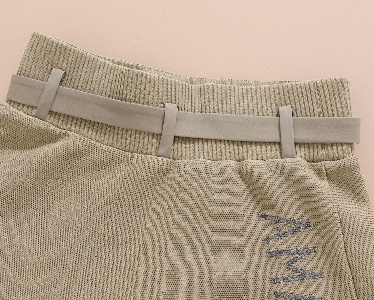 d_4i4Ud018svc6sl98didvzk7_hoq52o.jpg?type=e1920_std