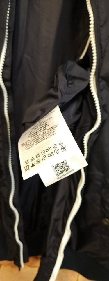 8_5h1Ud018svc1lor6jd30mrdx_fciblk.jpg?type=e1920_std