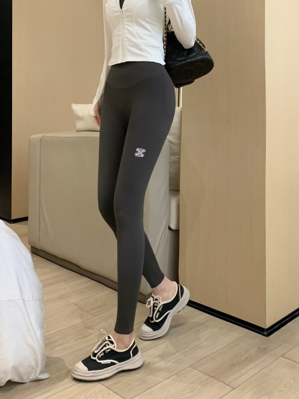 c_jfbUd018svc1ehuwdnk6s4qz_3ze1u3.jpg?type=e1920_std