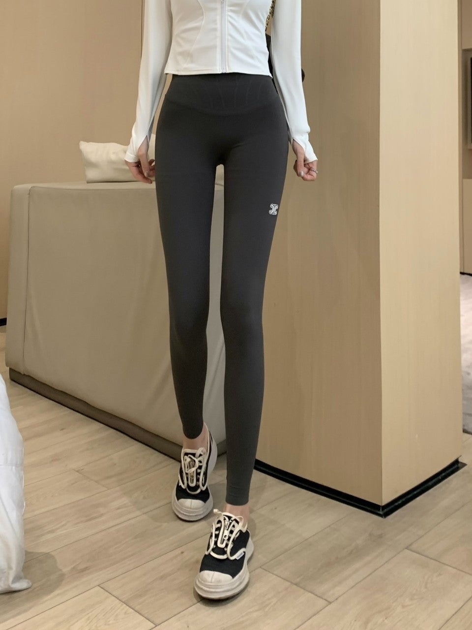 d_2fbUd018svc1i0cwag66c26m_3ze1u3.jpg?type=e1920_std