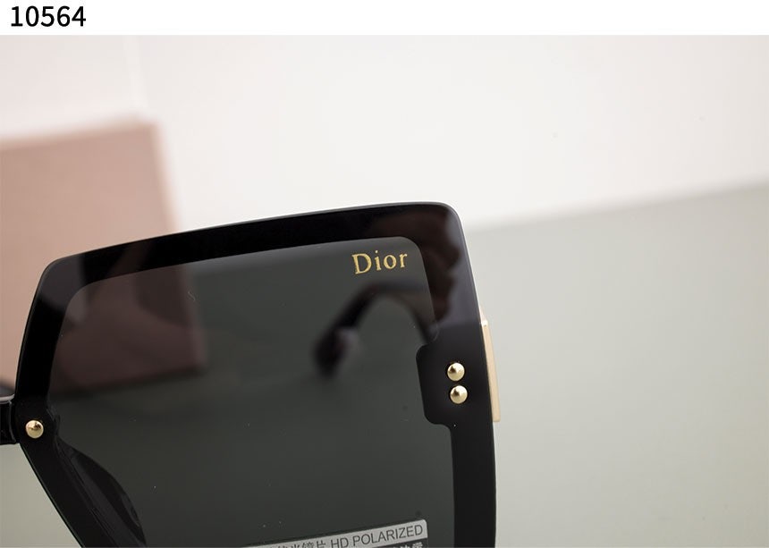 e_e8dUd018svc1i0tn1giky6ha_evzsoc.jpg?type=e1920_std