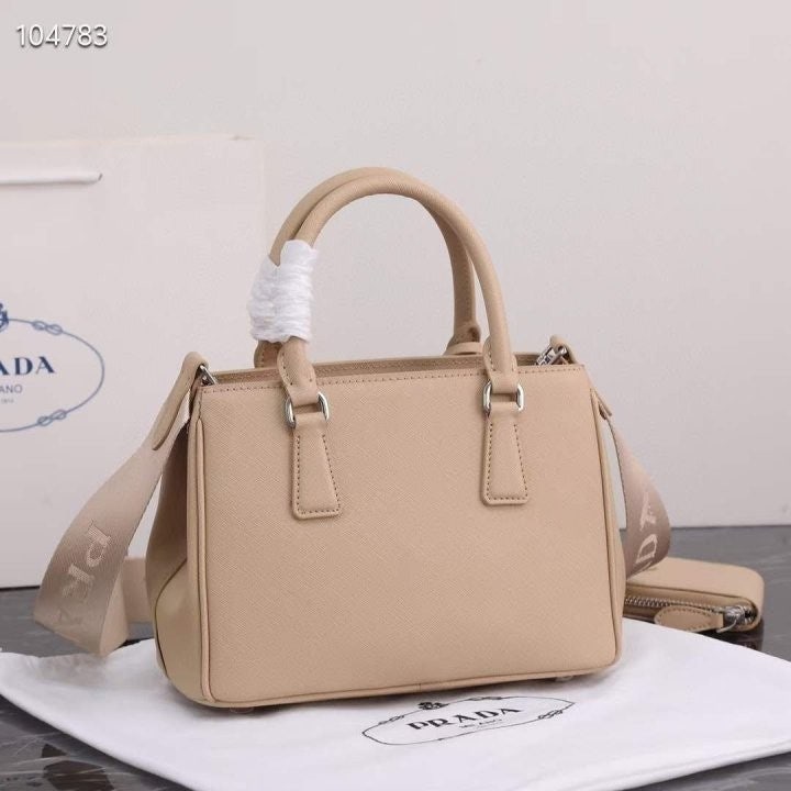 c_30aUd018svcdo47koygb4j2_fciblk.jpg?type=e1920_std