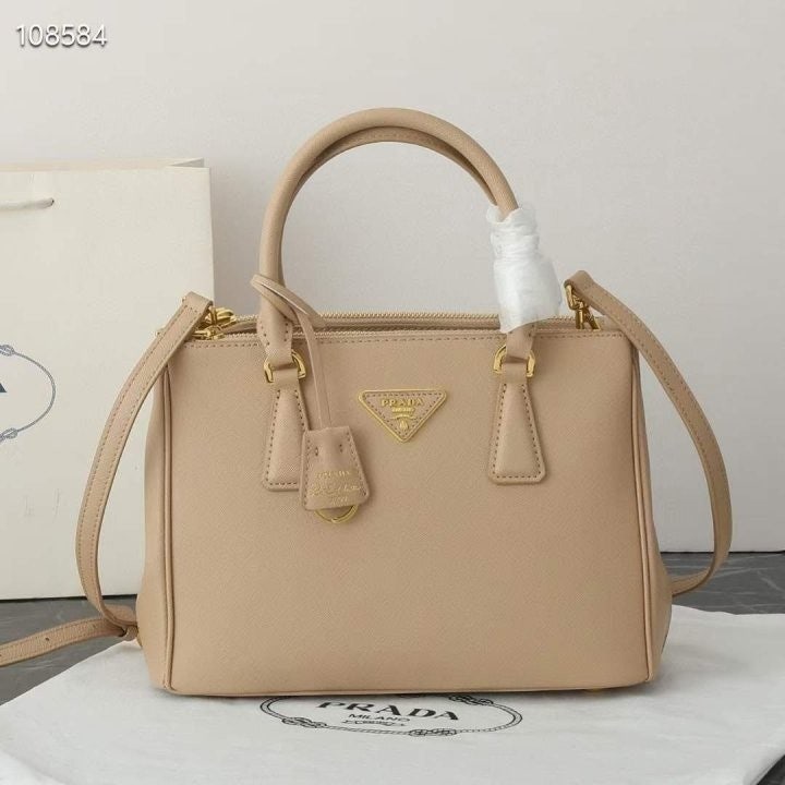 h_40aUd018svc1kj7j0fk0df1z_fciblk.jpg?type=e1920_std