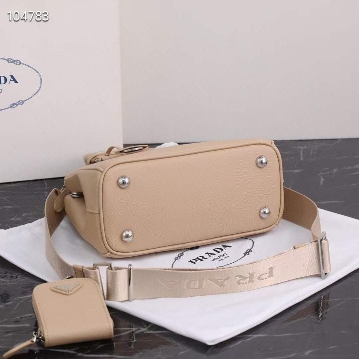 c_30aUd018svcfyxabfwc5mwg_fciblk.jpg?type=e1920_std