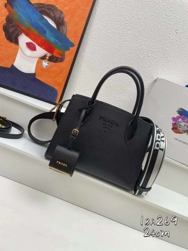 4_60aUd018svc1pvnyx751gk39_fciblk.jpg?type=e1920_std