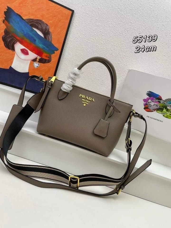 9_80aUd018svcupng6id5iiyy_fciblk.jpg?type=e1920_std