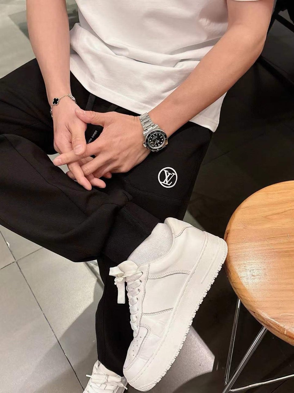 4_jg5Ud018svcg926phxunv7o_fbhe4u.jpg?type=e1920_std