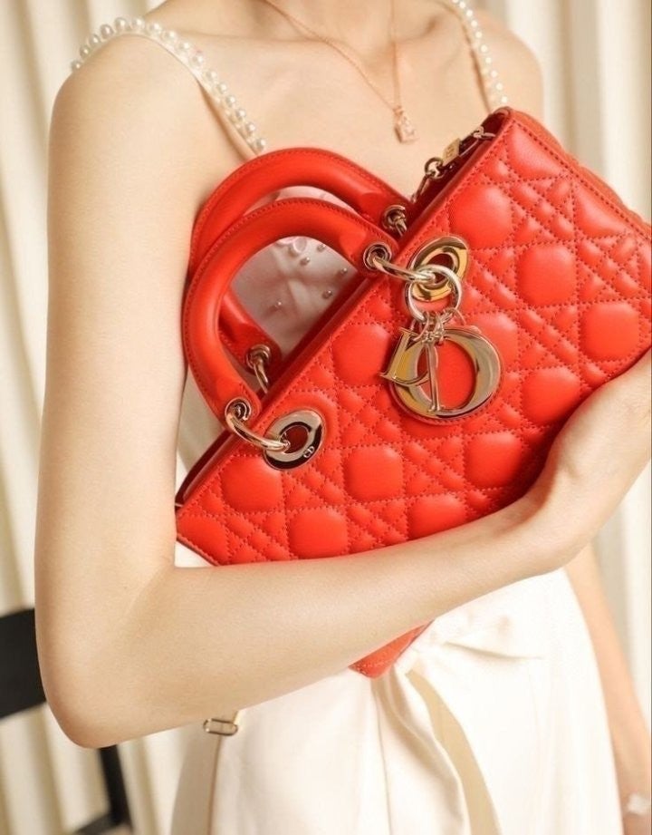 e_9ihUd018svc1hk02vyjgnblo_fciblk.jpg?type=e1920_std