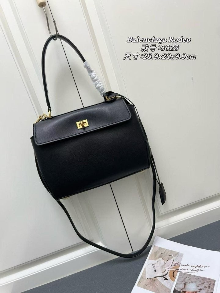 e_h70Ud018svc1tzdx0emg6khm_fciblk.jpg?type=e1920_std