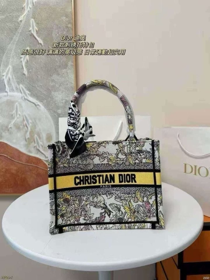 5_c6jUd018svc18y1x5fao50er_fciblk.jpg?type=e1920_std