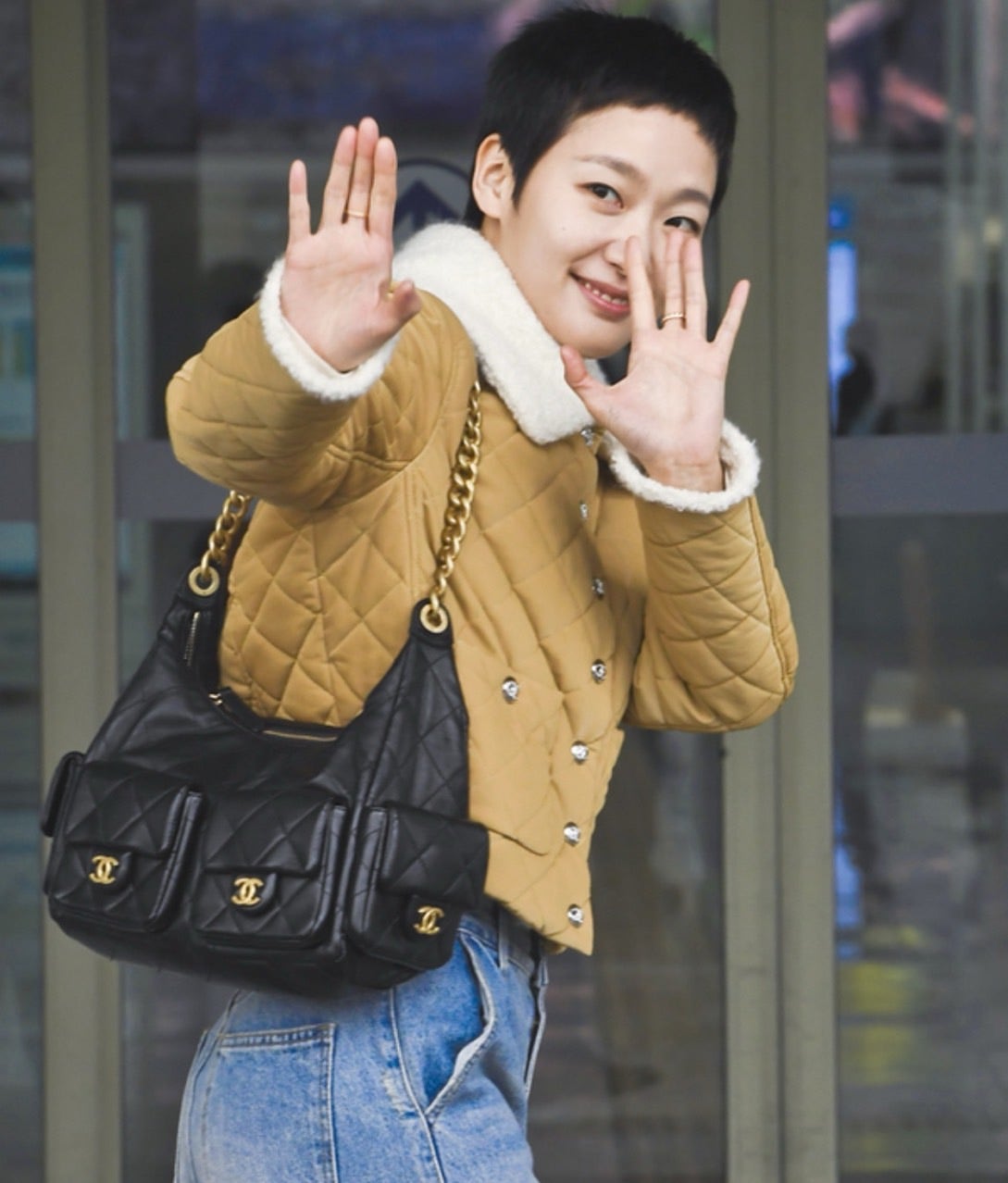 4_76aUd018svc65lh6o2manju_c57cgh.jpg