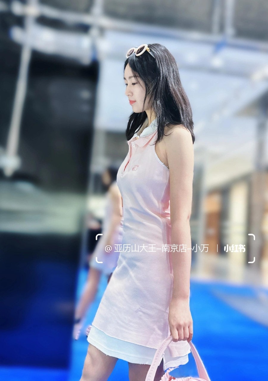 d_6ahUd018svc1squi3vj5wp82_1mx42.jpg?type=e1920_std