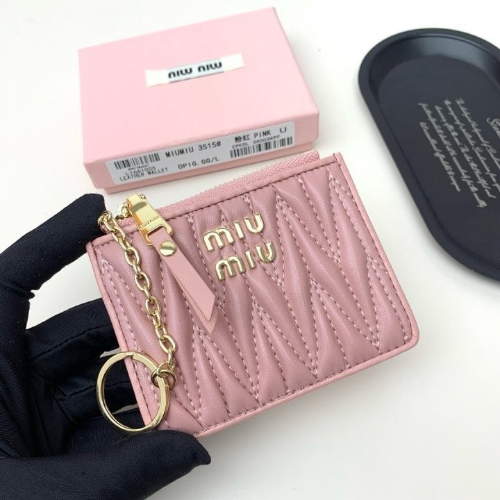 7_e5cUd018svc11e5v4gkozmou_fciblk.jpg?type=e1920_std
