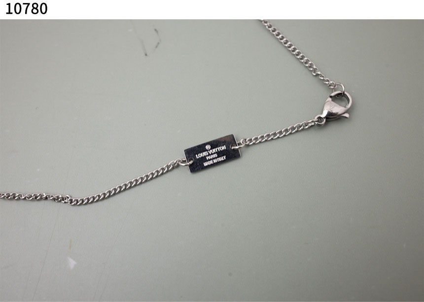 8_cb1Ud018svc75a2jivq6ie5_evzsoc.jpg