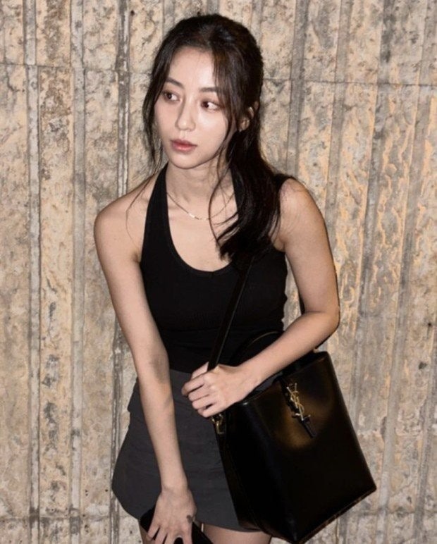 8_187Ud018svc1ju4zk7ot3r60_fciblk.jpg?type=e1920_std