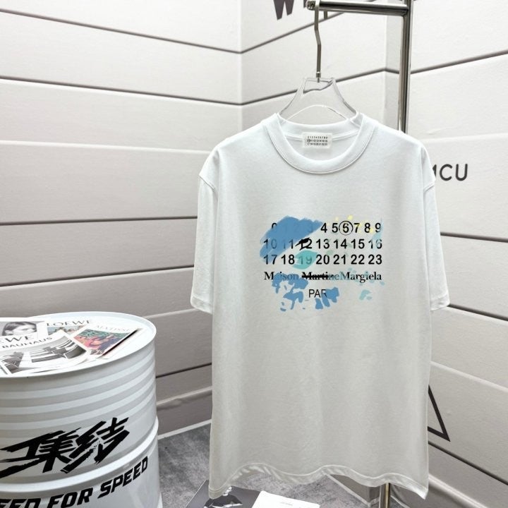 i_ch7Ud018svc1o5b50typistz_fciblk.jpg?type=e1920_std