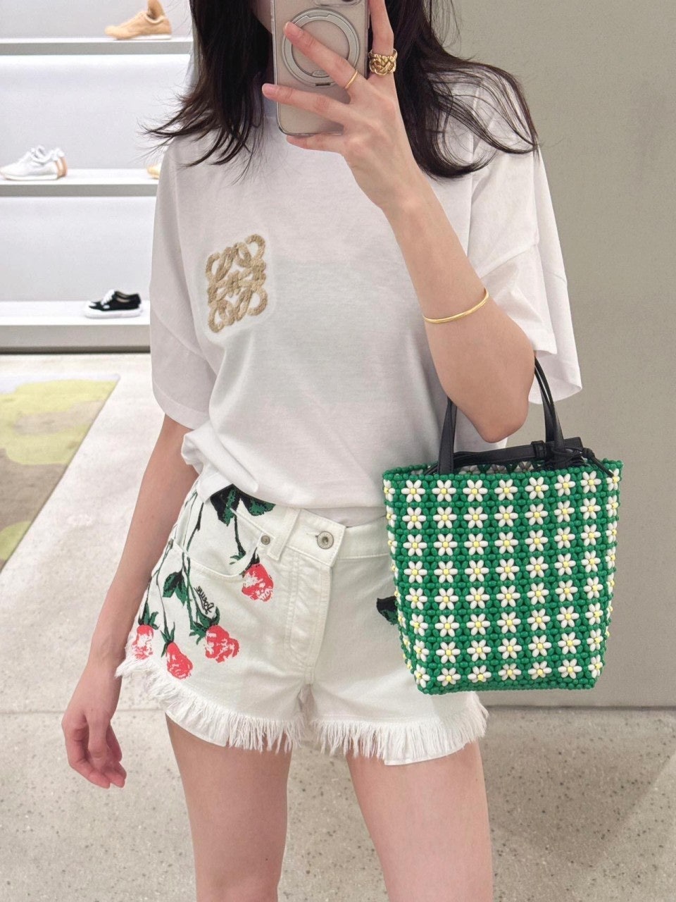 4_b48Ud018svc1tozeu2r8haun_1mx42.jpg?type=e1920_std