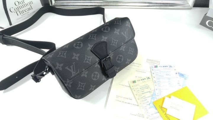 c_52aUd018svc10q71rm25o5nw_fciblk.jpg?type=e1920_std