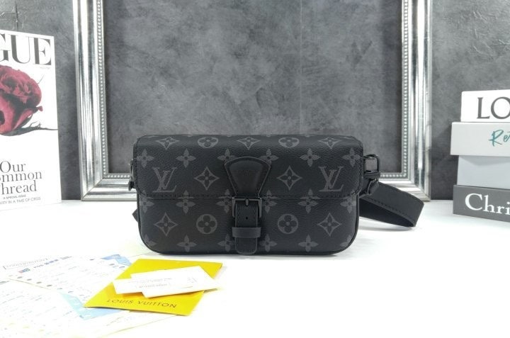 c_22aUd018svc1048usvjkevz3_fciblk.jpg?type=e1920_std