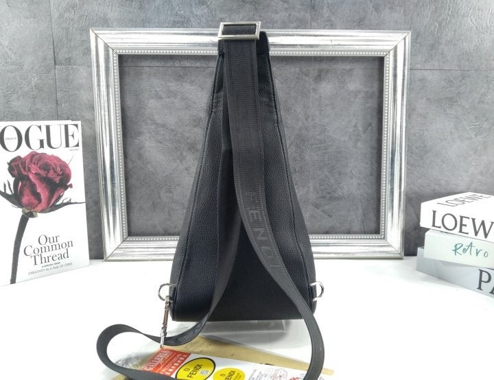 e_i2aUd018svcnrbv9f720i41_fciblk.jpg?type=e1920_std